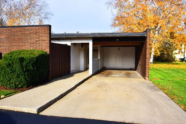 Tallmadge Pointe Apartments: 306 Northeast Ave, Tallmadge, OH 44278